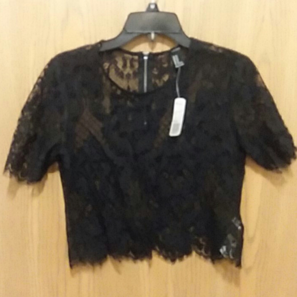 Super cute NWT Lace top